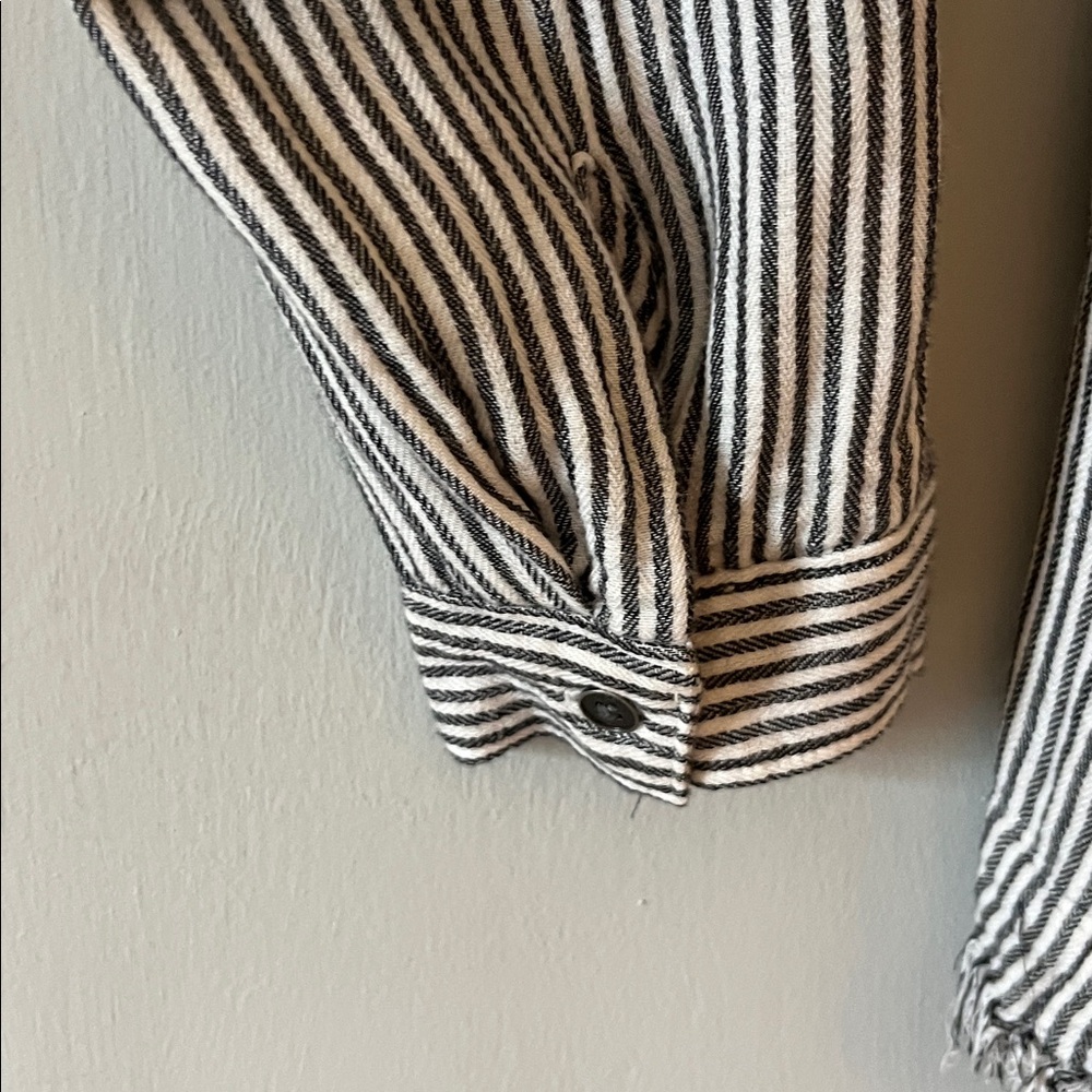 Cloth and Stone from Anthropologie black and white‎ striped top - Picture 6 of 7